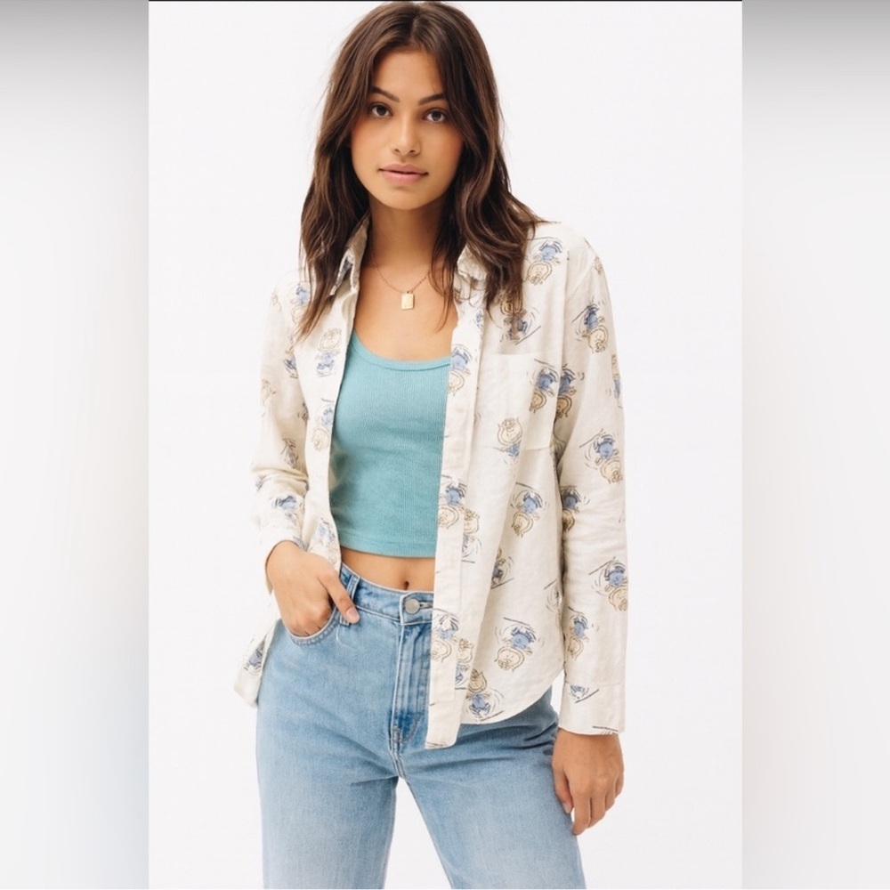 Aerie x Peanuts Off Duty Sally Seersucker Button Up Shirt Snoopy Lucy Size XL